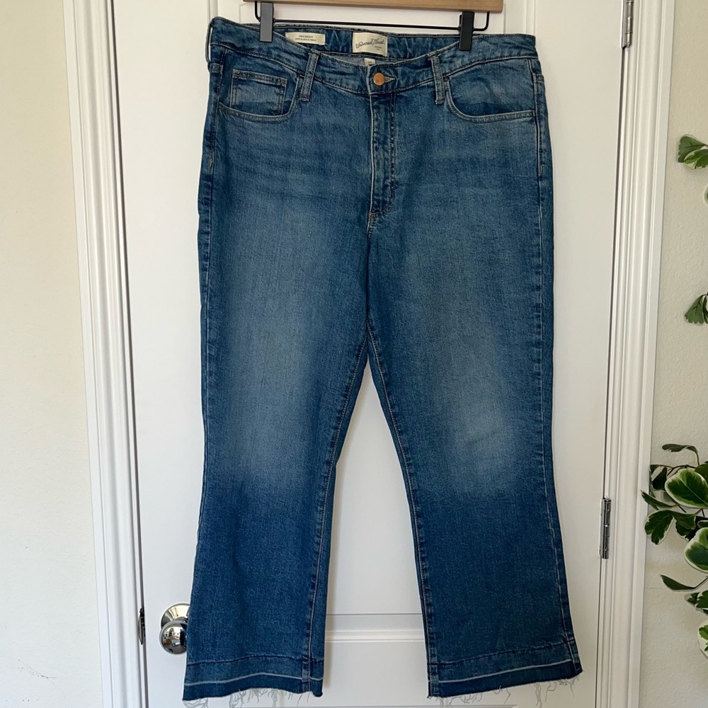 Universal thread ankle bootcut jean